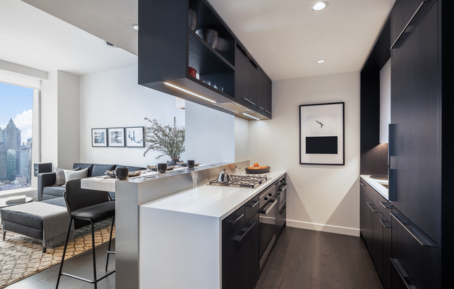 1 bed, 1 bath, 695 sqft, $5,650, Unit 28N