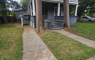 Apartment for Rent in Chico! 2 Bedroom 1 Bathroom + Bonus Room