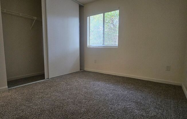 2 beds, 1 bath, 920 sqft, $1,800, Unit 39