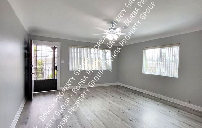 256 W 15 ST
