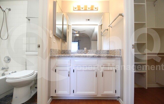 2 beds, 2 baths, 1,130 sqft, $1,675, Unit 2076