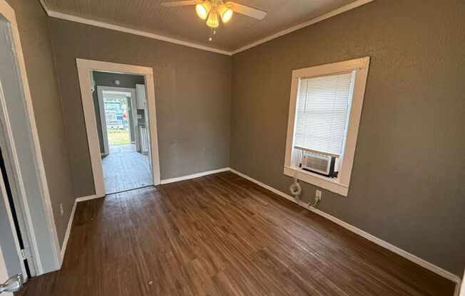 2 beds, 1 bath, $1,350