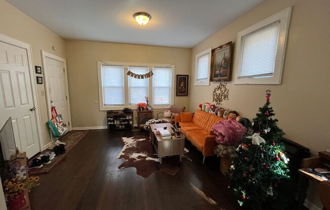 1209-09B E. Kane Pl.