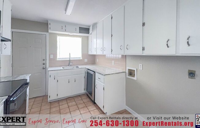 3 beds, 1 bath, 1,050 sqft, $995, Unit 907 Wells St