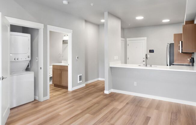 Studio, 1 bath, 523 sqft, $1,575, Unit 211
