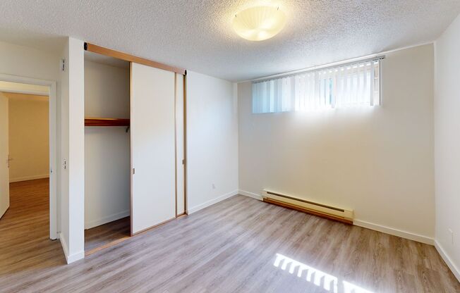 Four Seasons - Spacious 2 Bedroom 2 Bath along Montlake's Portage Bay, Seattle