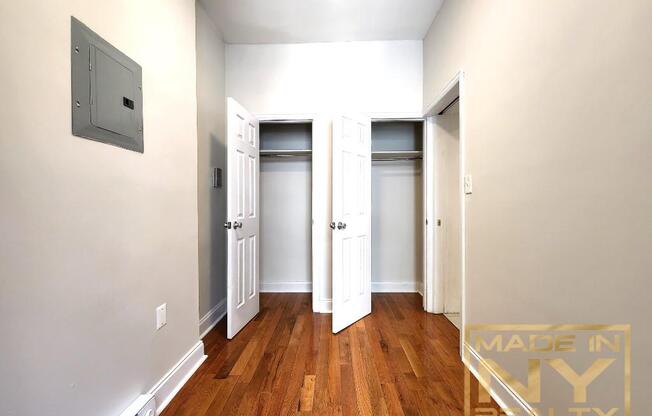 1 bed, 1 bath, $3,000, Unit 2D