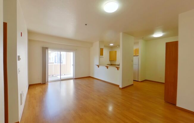 2 beds, 1 bath, $1,700, Unit 304