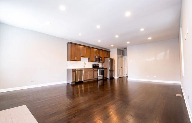 1075 W POLK ST