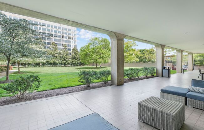 Stunning 1 BR/1 BA Condo in Southwest Waterfront!