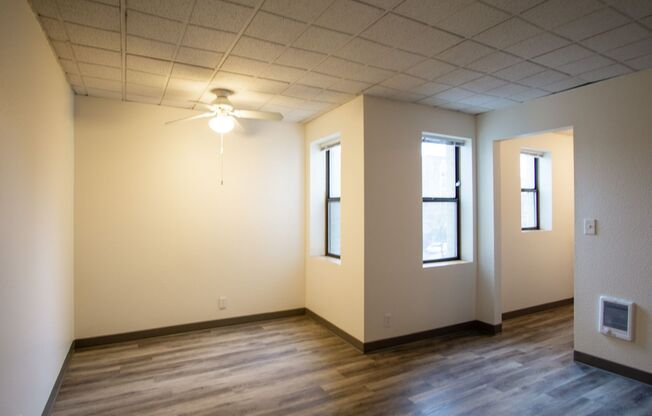 Great Studio in the Heart of NW Ready Now!