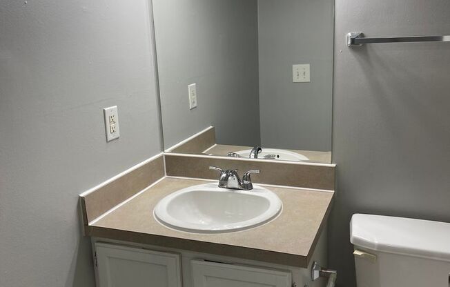 1 bed, 1 bath, 660 sqft, $965, Unit 929-12