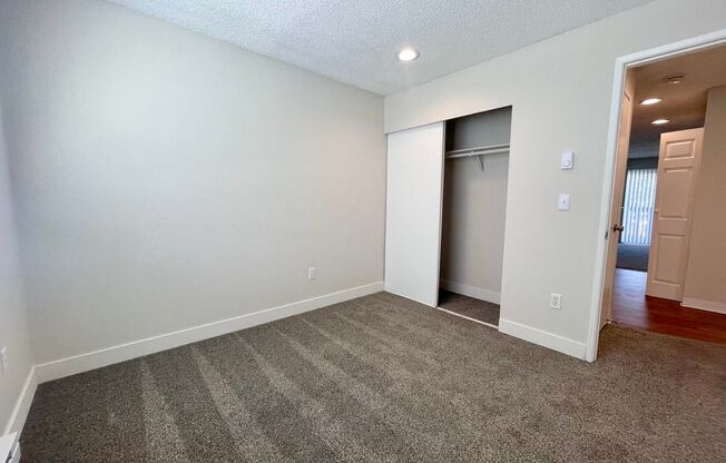 2 beds, 1.5 baths, 890 sqft, $1,700, Unit G-10