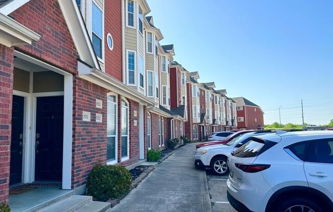 Half off first full months rent!! College Station - 1 bedroom 1 bath premiere furnished rental at Lakeridge