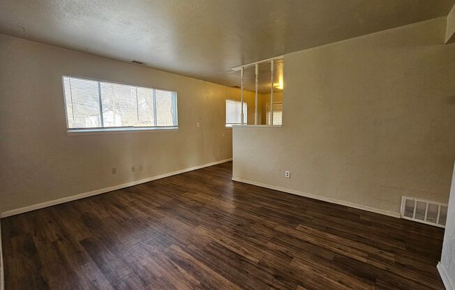 (3) Bed in Central Norman! New Carpet! Cleveland School District!