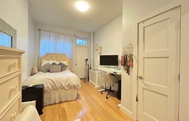 238 E 24 ST