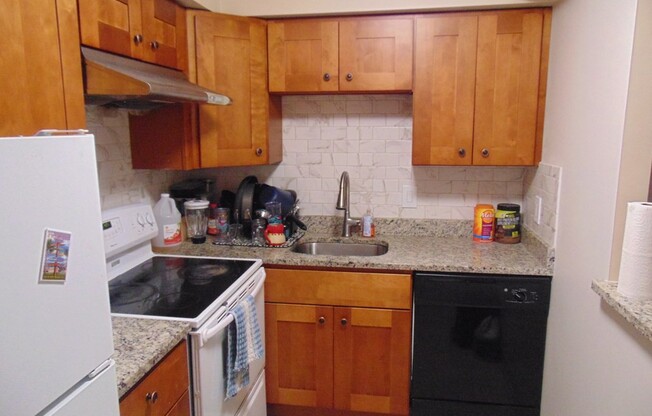 1 bed, 1 bath, 670 sqft, $1,900, Unit 4G