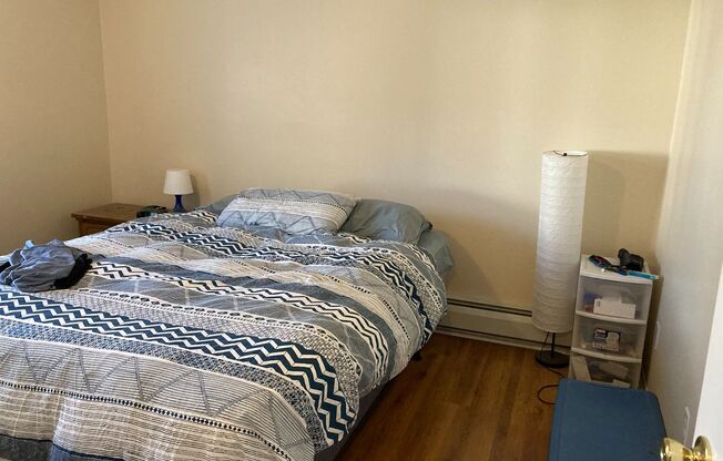 1 bed, 1 bath, 550 sqft, $1,100, Unit 212
