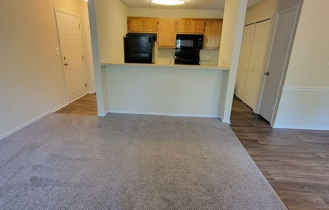 1 bed, 1 bath, 675 sqft, $975, Unit 210 P