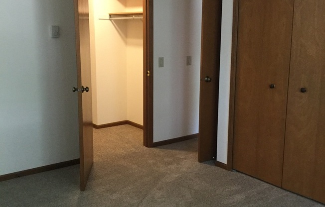 2 beds, 1 bath, 950 sqft, $1,750, Unit 7654CB