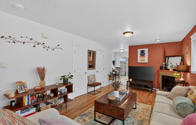 Charming End-Unit 2 Bedroom/1.5 Bath Townhouse-Style Condo with Private Fenced Yard!