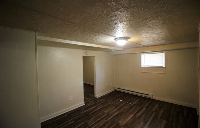 1957 Snyder Ave
