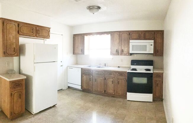 3 beds, 1.5 baths, $1,200