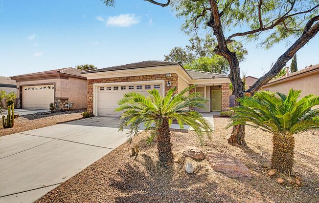 Sun City Anthem-Solera Community-55+ Age Restricted Community-Freshly painted interior-New Carpet Throughout