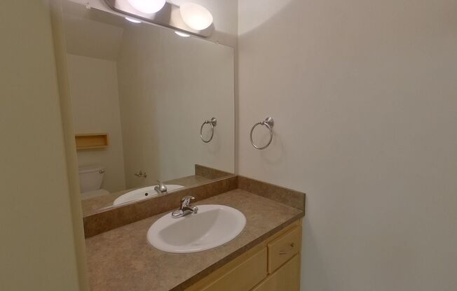 2 beds, 1.5 baths, 878 sqft, $1,750, Unit 15