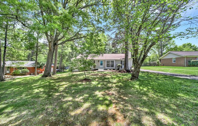 Wonderful Home Near Downtown Matthews!