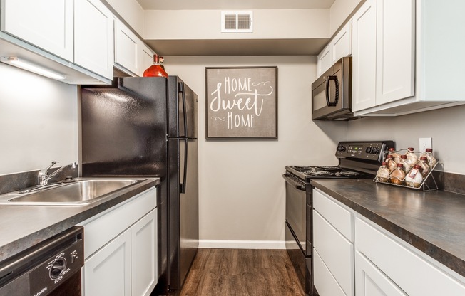 1 bed, 1 bath, 950 sqft, $1,399, Unit *13-2726