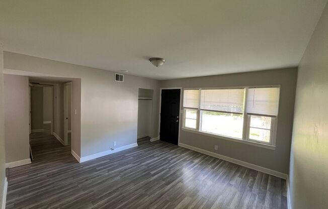 2 beds, 1 bath, $1,050