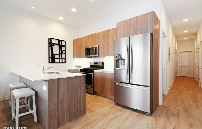 STUNNING PORTAGE PARK 2 BED 2 BA WITH CONDO QUALITY FINISHES