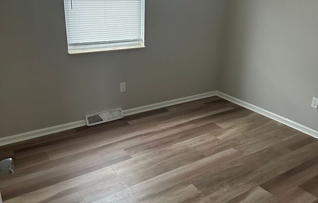 2 beds, 1 bath, 750 sqft, $700, Unit Apt #1