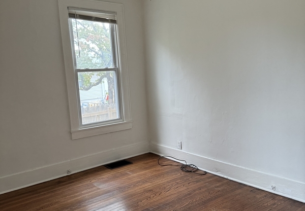 3108 LINDEN AVE