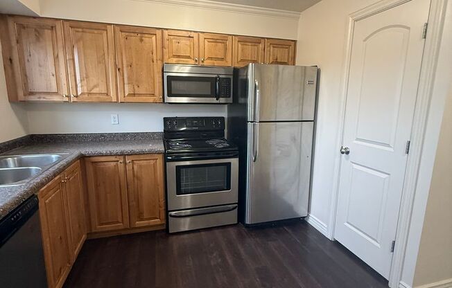 Creekside Oaks Apartments