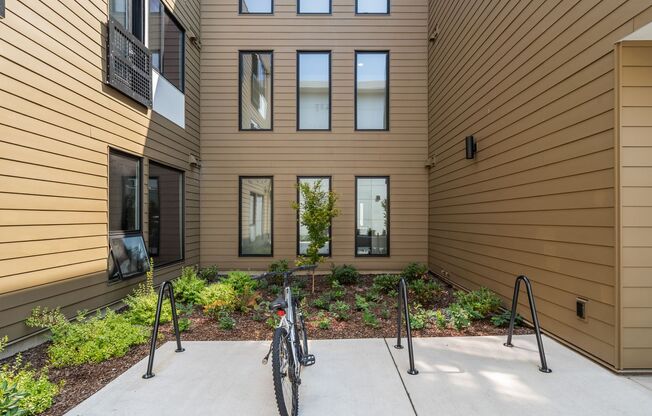 1 bed, 1 bath, 458 sqft, $1,375, Unit 215