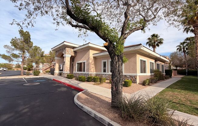 2 beds, 2 baths, $1,595, Unit UNIT 1021
