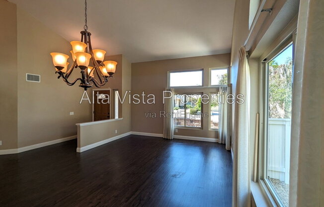 5 beds, 3.5 baths, 2,410 sqft, $5,995