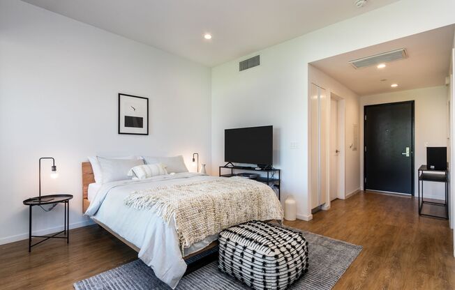 Studio, 1 bath, 537 sqft, $2,475, Unit 411