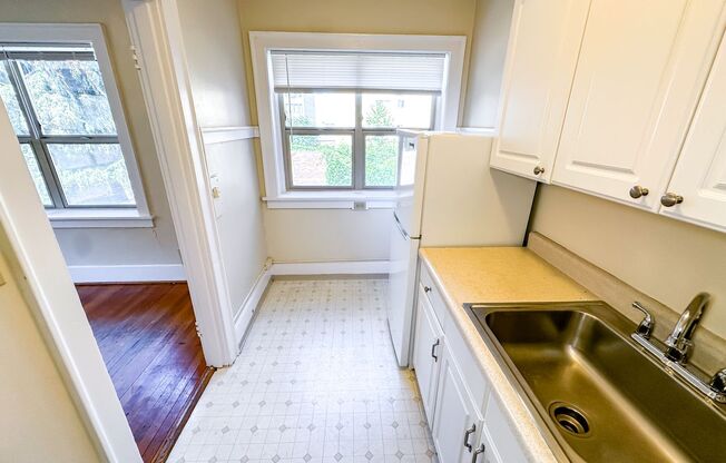 Studio, 1 bath, 437 sqft, $1,395, Unit 102