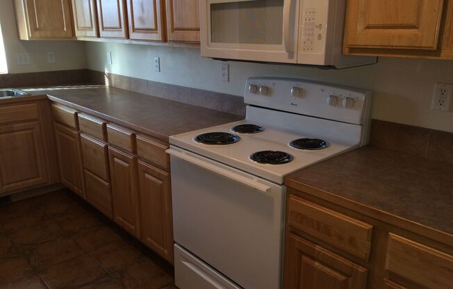 1713 W Fern Dr