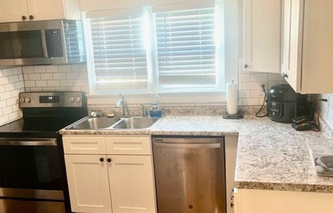 2 beds, 1 bath, $1,400