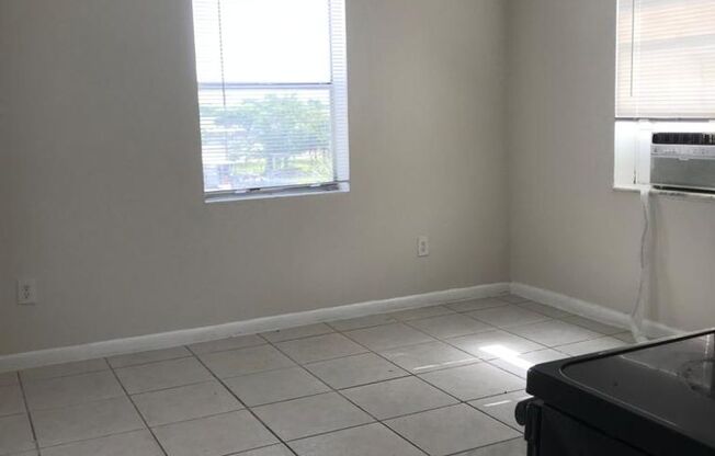 1 bed, 1 bath, 630 sqft, $1,400, Unit 5250-17