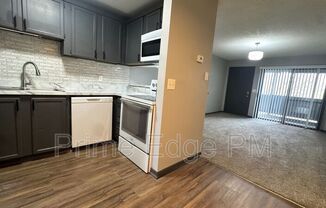 1121 N 28 ST