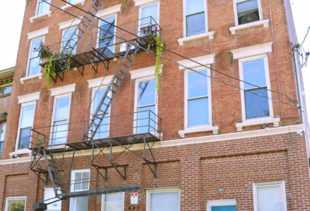 445 W MCMICKEN AVE