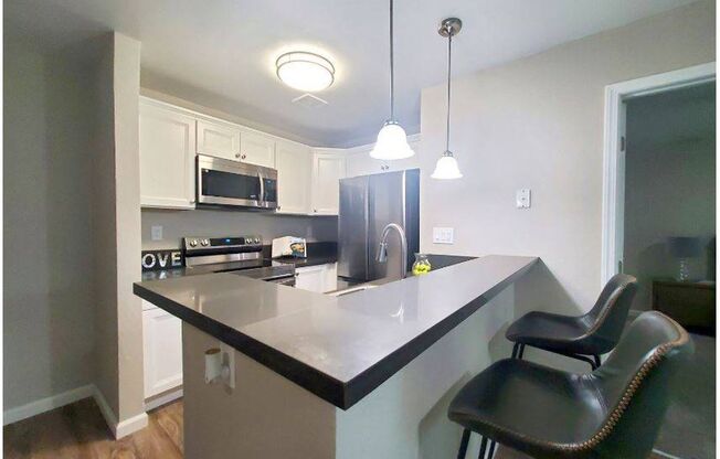 2 beds, 2 baths, 800 sqft, $2,495, Unit 221