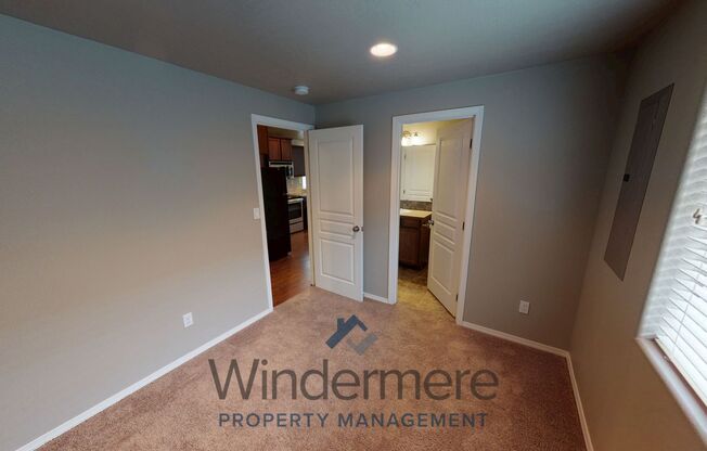 3 beds, 2 baths, 1,064 sqft, $1,695, Unit chin294-1