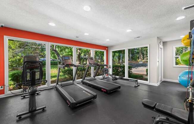 the gym at the estates apartments