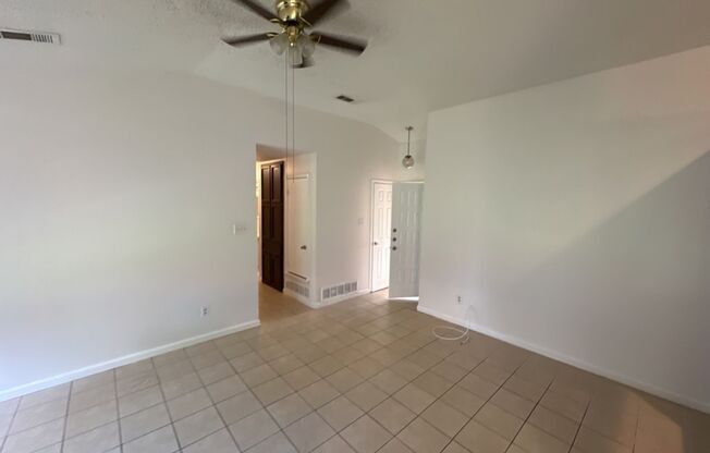 3 beds, 2 baths, $1,325